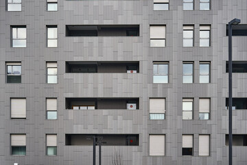 Obraz premium Fachada Edificio Arquitectura Ventanas horizontales Reflejos Cielo 