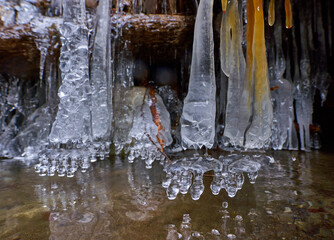Icicles on the river