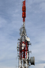 Teecommunication tower with antennas