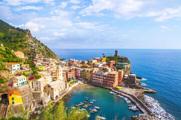 Colorful villages and seascape in Cinque terre, Italy  - obrazy, fototapety, plakaty