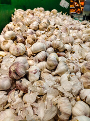 Garlic is in the boxes in the supermarket