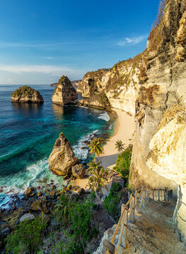 Diamond beach during morning golden hour on Nusa Penida, Bali, Indonesia