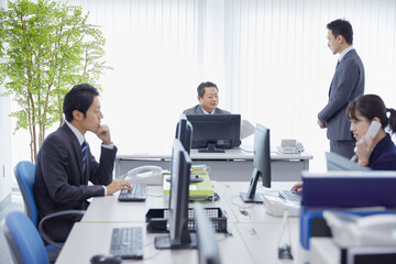 ビジネス　オフィスシーン