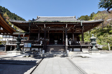 Fototapeta premium 春の善峯寺 観音堂 京都市