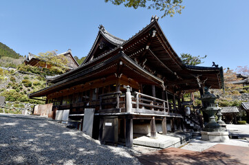 Fototapeta premium 春の善峯寺 観音堂 京都市
