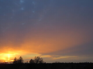Fototapeta na wymiar Golden evening sunset
