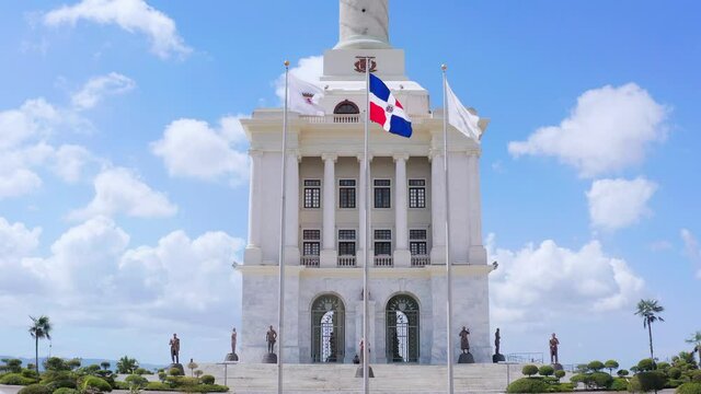 Facades of monumen to heroes at Santiago de Los Caballeros. Aerial ascendent approach