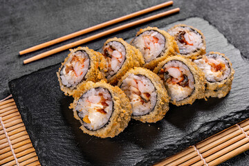 baked sushi rolls with tuna