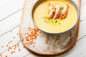 Lentil soup with bread