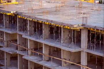 High-rise construction site. Technologies for the construction of residential buildings. Load-bearing structures.