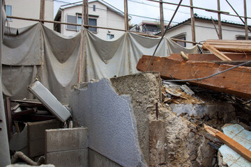 古い住宅の解体現場