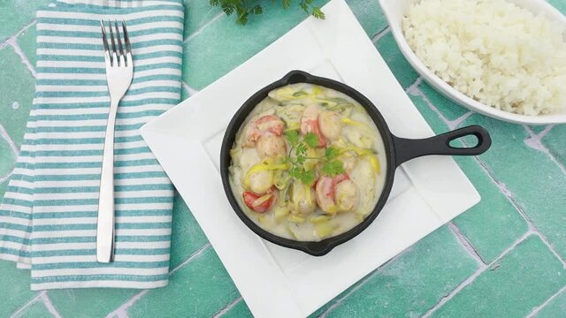 plat de saint-jacques &agrave; la cr&egrave;me de poireaux
