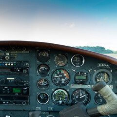 Cockpit d'avion prêt au décollage