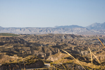 Fototapeta premium Desierto de Gorafe en granada con importantes formaciones geológicas y bonitos paisajes