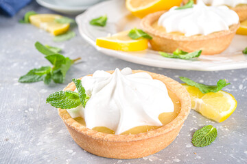 Lemon tartlets, mini tart cakes