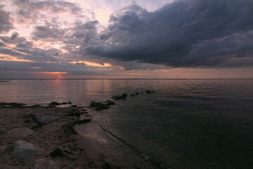 dunkle Wolken an der Ostsee