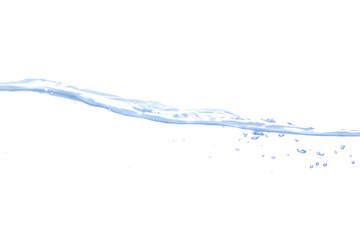 Kristallklares Wasser in Dynamik vor weißem Hintergrund
