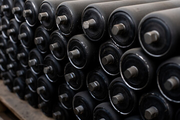 rollers for the conveyor movement