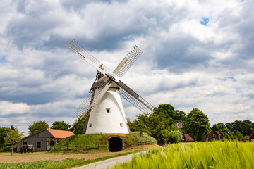 Fototapeta na wymiar Windmühle in Südhemmern, Hille, Deutschland