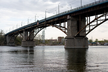 Fototapeta na wymiar road bridge over the river