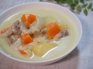 チキンクリームシチュー