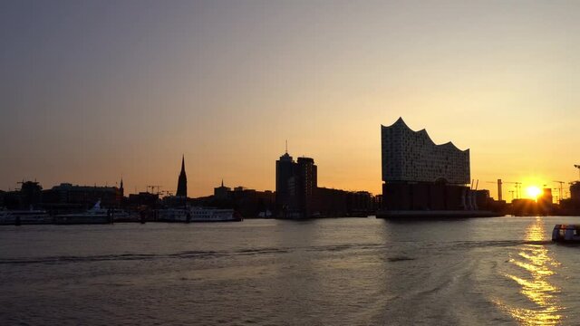 Sunrise at Elbe in Hamburg - Harbour Skyline Panorama 8