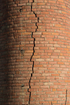 wall, red brick, with crack