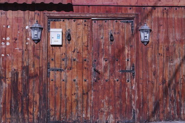 Puerta de madera envejecida