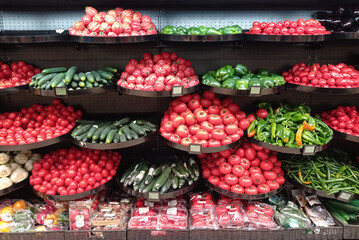 stand légumes dans un hypermarché