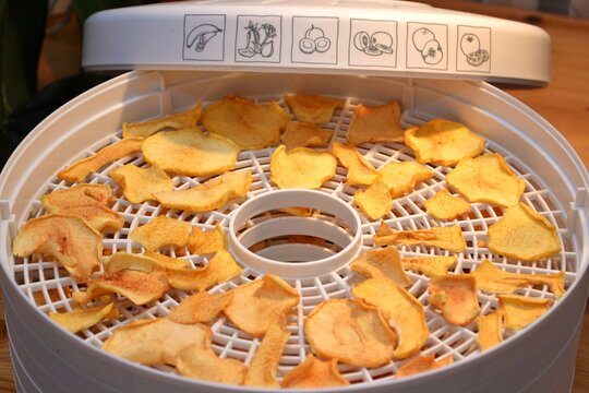
dried fruit automat with apples