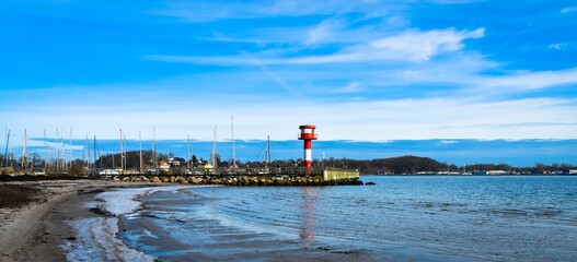 Eckernf&ouml;rder Bucht mit Leuchtturm im Winter
