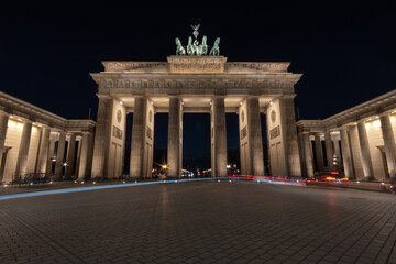 Obraz premium Brandenburger Tor bei Nacht