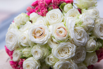 Obraz na płótnie Canvas wedding bouquet of roses