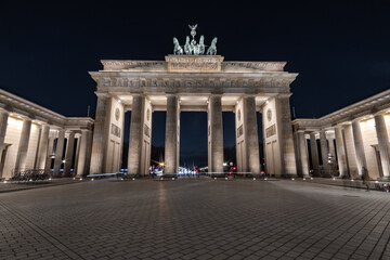 Obraz premium Brandenburger Tor bei Nacht