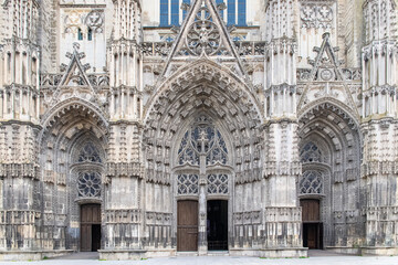 Fototapeta premium Tours, beautiful french city, the gothic cathedral 