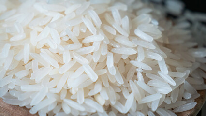 Jasmine rice, popular rice variety in Thailand. Rice grain that has passed through the polishing process Ready to be cooked or steamed. Vitamin B1 helps the body get energy from carbohydrates.