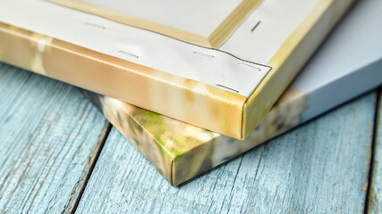 Canvas prints with gallery wrapping onto stretcher bar. Edge of photo printed on canvas