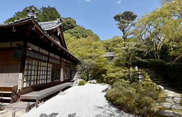 金福寺　本堂と芭蕉庵　京都市