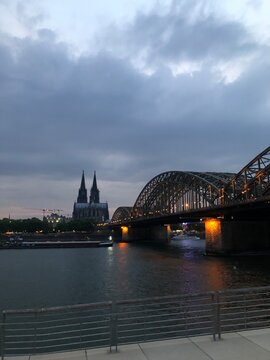 br&uuml;cke, fluss, nacht, stadt, cologne, london, cathedral, wasser, architektur, silhouetten, deutsch, himmel, ortsbild, kirche, europa, bauwerk, orientierungspunkt, thames, anblick, anreisen, blau, frem