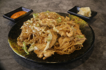 CHICKEN YAKISOBA