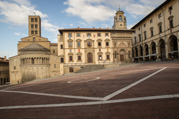 Fototapeta na wymiar Piazza Grande Big square in Arezzo, historical city in Tuscany, Italy
