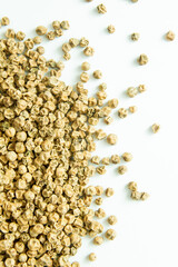 Poivre vert éparpillé