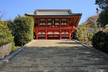 Red architecture, Main Hall (Jogu) at Tsurugaoka Hachimangu Shrine in Kamakura, Kanagawa prefecture, Japan - 鎌倉 鶴岡八幡宮 本宮