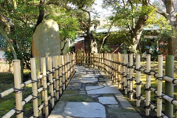 Stone pavement at Kotoku-in temple in Kamakura, Japan - 鎌倉 高徳院 日本庭園 入口 日本