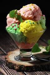 Ice cream scoops in an ice cream bowl