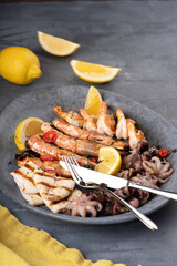 Seafood assorted platter - Prawn Shrimp, Squid, Octopus mini, lemon