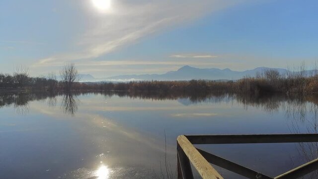 Armonia en la laguna en dia soleado
