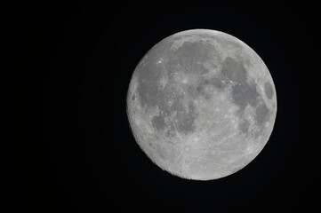 2021年02月27日　月齢14.50　21時25分　
　満月