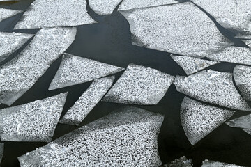 Drifting ice floes on Moskva river in cold winter. Moscow, Russia © valeriyap