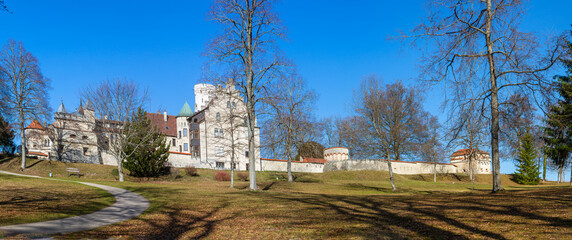 Fototapeta na wymiar panoramic view of the fairytale castle Lichtenstein